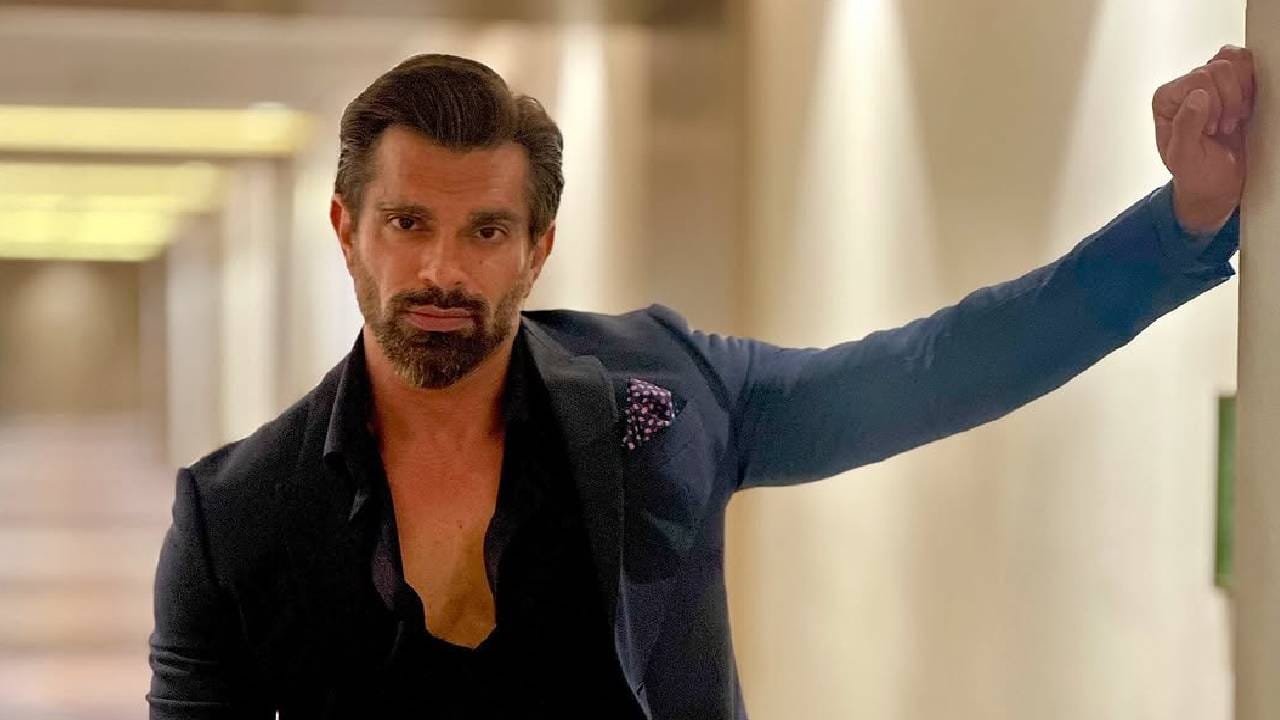 टेलिव्हिजन इंडस्ट्रीत असे अनेक सेलिब्रिटी आहेत, ज्यांनी छोट्या पडद्यावर तर खूप प्रसिद्धी मिळवली, परंतु मोठ्या पडद्यावर ते फ्लॉप ठरले. असाच एक अभिनेता म्हणजे करण सिंह ग्रोवर. 'दिल मिल गए' या मालिकेतून लोकप्रिय ठरलेला करण एकेकाळी तरुणींच्या गळ्यातील ताईत होता.