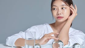 तुम्हालाही हवीये चमकदार त्वचा ? मग हे पदार्थ खाऊनच पहा...