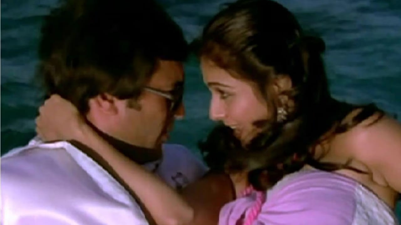 ‘सौतन’ हा चित्रपट 1983 साली प्रदर्शित झाला होता आणि बॉक्स ऑफिसवर तो मोठा हिट ठरला. हा चित्रपट राजेश खन्नांच्या करिअरसाठीही अत्यंत महत्त्वाचा मानला जातो.