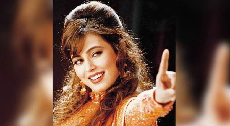 आज महिमा चौधरी या अभिनेत्रीला वेगळ्या ओळखीची गरज नाही. कधीकाळी या अभिनेत्रीने संपूर्ण बॉलिवुडवर राज्य केले. आता मात्र ती लाईमलाईटपासून दूर आहे. कधीकाळी तरुणांच्या काळजाचा ठाव घेणाऱ्या या अभिनेत्रीला मात्र खासगी जीवनात मोठ्या आव्हानांना तोंड द्यावं लागलं. 