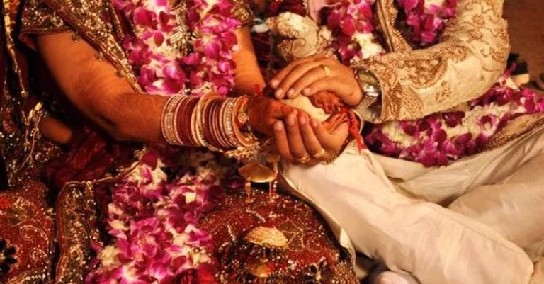 अशा लग्नात कायदेशीररित्या मोठ्या भावाला मुलाचे वडील मानले जाते. या भागातील प्रौढ आणि वयस्कांच्या मतानुसार अशा प्रकारचे विवाह हे सहमतीने होतात. परंतु अशा विवाहांची संख्या खूपच कमी आहे. लग्नाचे असे प्रकार मात्र खूपच कमी प्रमाणात सार्वजनिक होतात.  