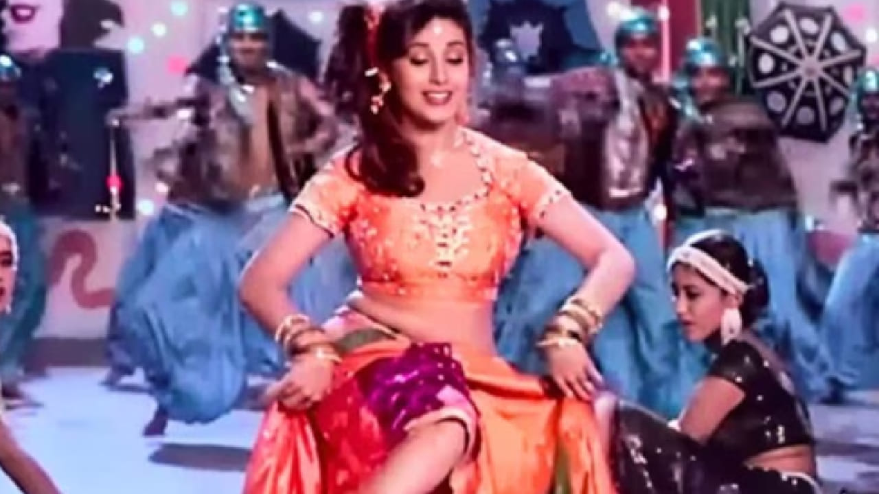 हिंदी चित्रपटसृष्टीत 80-90 च्या दशकात अनेक देखण्या आणि दमदार अभिनेत्रींचा दबदबा होता. त्या काळातील चित्रपटांची एक वेगळीच ओळख होती. मर्यादित अ‍ॅक्शन, साधी पण हृदयाला भिडणारी कथा, रोमान्स, भावना आणि दमदार गाणी. 