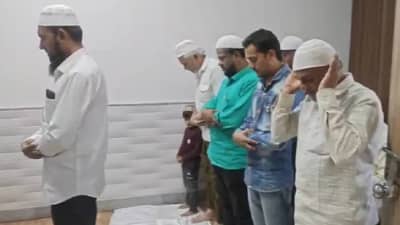 महापालिकेत चक्क नमाज पठण! नाशिकमध्ये खळबळ, प्रकरण काय?