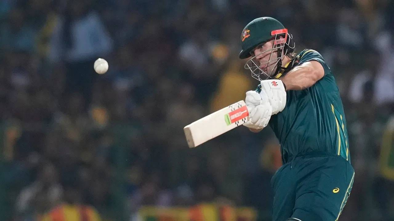 मिचेल मार्श मागच्या दोन सामन्यात खेळू शकला नव्हता. कारण आयर्लंडविरुद्धच्या सामन्यात मिचेल मार्शला दुखापत झाली होती. पण आता फिट होतात त्याने अर्धशतक ठोकलं. (फोटो- पीटीआय)