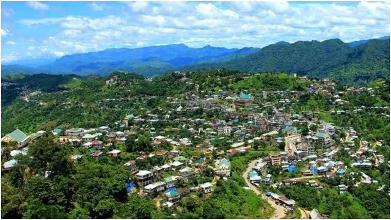 राज्याचे नाव: मिजोरम हे भारतातील एकमेव राज्य आहे, जिथून पायी चालत तीन भारतीय राज्ये आणि दोन देशांच्या सीमेला पोहोचता येते. मिजोरमची राजधानी आयझॉल आहे.