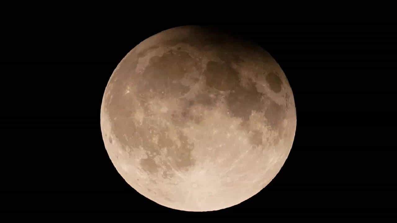 फाल्गुन महिन्यामध्ये चंद्र ग्रहाचा तुमच्या आयुष्यावर कसा परिणाम होतो? जाणून घ्या काय बदल होणार एका क्लिकवर...