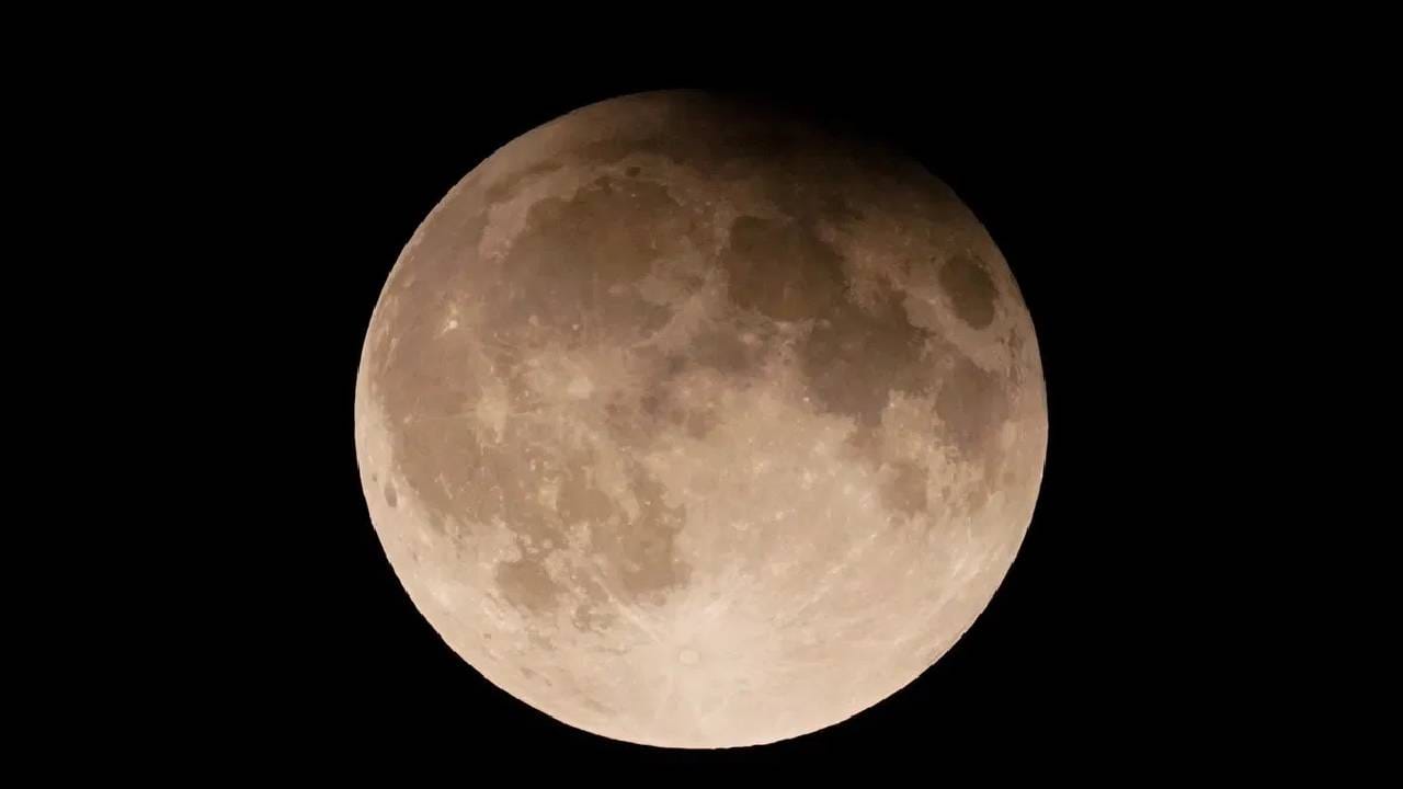 फाल्गुन महिन्यामध्ये चंद्र ग्रहाचा तुमच्या आयुष्यावर कसा परिणाम होतो? जाणून घ्या काय बदल होणार एका क्लिकवर... फाल्गुन महिन्यामध्ये चंद्र ग्रहाचा तुमच्या आयुष्यावर कसा परिणाम होतो? जाणून घ्या काय बदल होणार एका क्लिकवर...