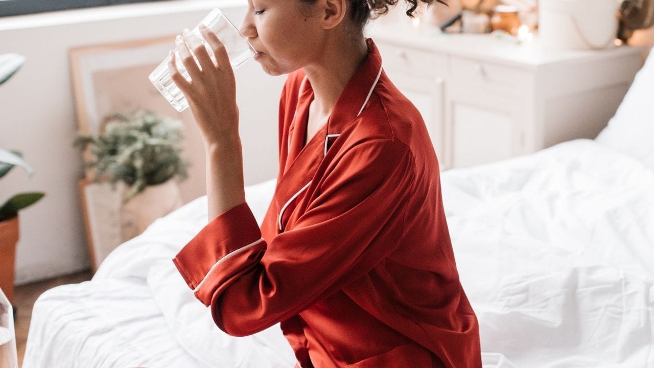 Morning-Empty-Stomach-Water-Benefits-and-Right-Quantity-4