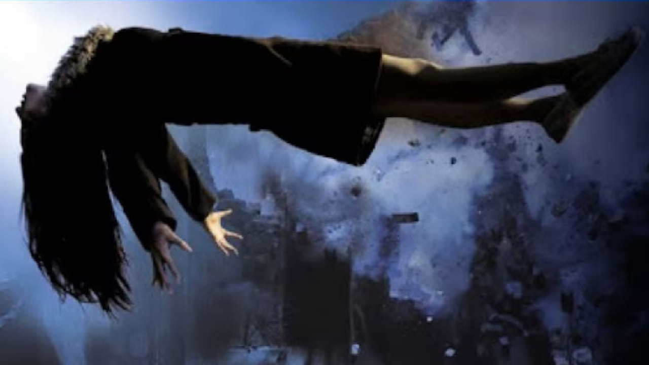 ‘हॉन्टेड 3डी’ हा चित्रपट केवळ 13 कोटी रुपयांच्या बजेटमध्ये तयार करण्यात आला होता. मात्र सॅकनिल्कच्या रिपोर्टनुसार, या चित्रपटाने भारतात तब्बल 34.25 कोटी रुपयांची कमाई केली होती. त्यामुळे हा चित्रपट बॉक्स ऑफिसवर हिट ठरला होता.