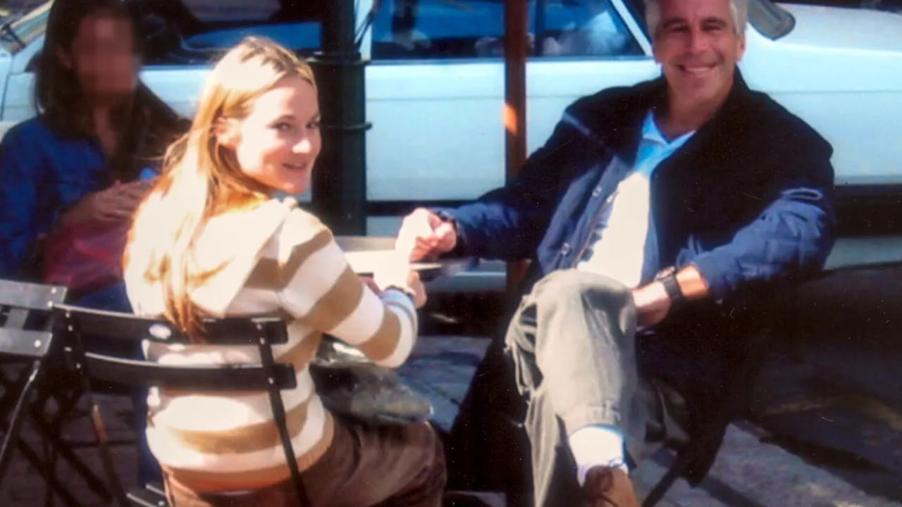 सध्या ही डॉक्युमेंट्री Netflix वर पाहता येते. जेफ्री एपस्टीन हा एक अमेरिकन फायनान्सर होता, जो अल्पवयीन मुलींचं लैंगिक शोषण, सेक्स ट्रॅफिकिंग आणि प्रभावशाली लोकांच्या गुन्हेगारी नेटवर्कचा भाग असल्याच्या गंभीर आरोपांमुळे कुख्यात झाला. 2019 मध्ये फेडरल सेक्स ट्रॅफिकिंगच्या आरोपांखाली अटक झाल्यानंतर तो तुरुंगात मृत अवस्थेत आढळून आला. 