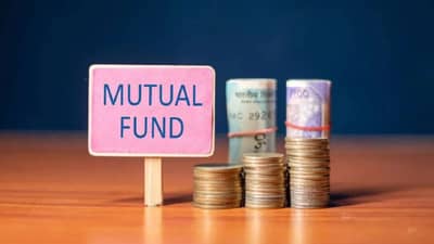 एका वर्षाच्या परताव्याच्या आधारे गुंतवणुकीसाठी फंड निवडणे चुकीचं आहे का? जाणून घ्या तज्ज्ञ काय सांगतात