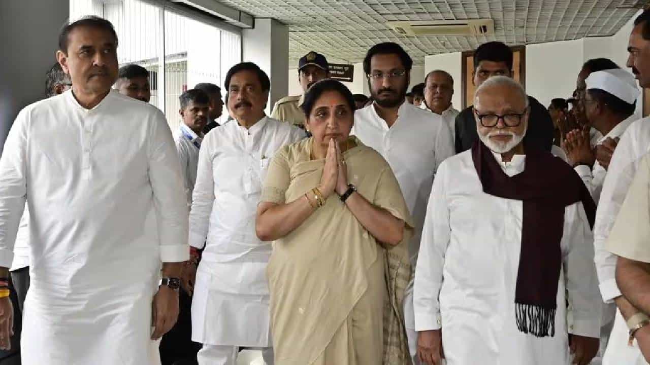 दोन्ही राष्ट्रवादीच्या विलिनीकरणाबाबत अत्यंत मोठी बातमी, थेट बैठकीत...