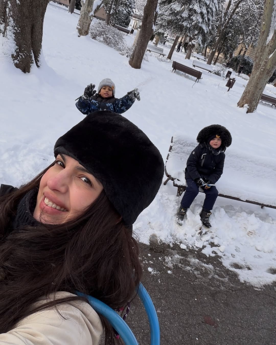 घटस्फोटानंतर हार्दिक आता आयुष्यात पुढे गेला आहे आणि हार्दिकसोबत सध्या एक नवीन मॉडेल दिसत आहे. तिचे नाव माहिका शर्मा (Mahika Sharma) आहे. होय, हार्दिक पांड्या आणि मॉडेल माहिका शर्माच्या डेटिंगच्या चर्चांवर शिक्कामोर्तब झाला आहे. 