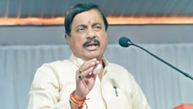 अजितदादांचा अंत्यविधी सुरु असताना... तटकरेंच्या विधानाने चर्चांना उधाण.