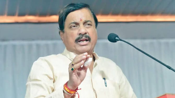 अजितदादांचा अंत्यविधी सुरु असताना... तटकरेंच्या विधानाने चर्चांना उधाण