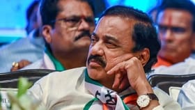 शशिकांत शिंदेंचा विलीनीकरणावर मोठा दावा; तटकरेंची तीव्र प्रतिक्रिया.