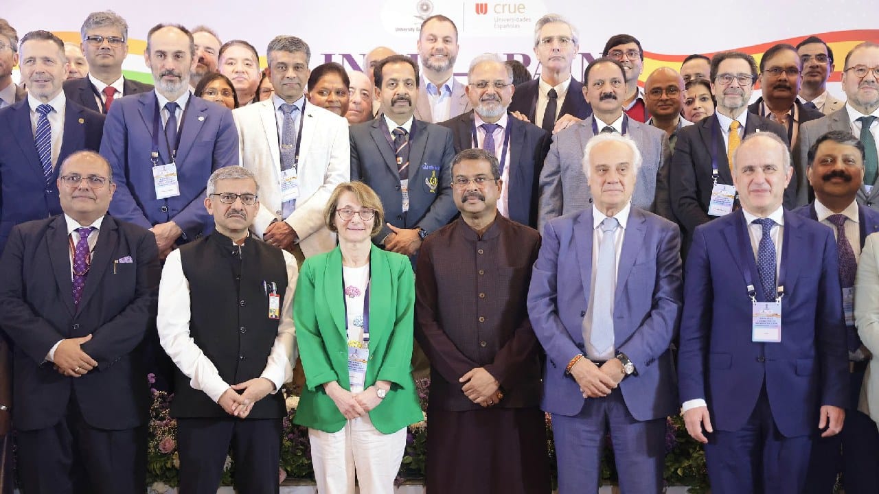 राजकीय संबंधांच्या ७० व्या वर्षाचे स्पेन-भारत द्वैत वर्ष २०२६ साजरे करीत असताना शिक्षण, संशोधन आणि युवा देवाणघेवाण हे आमच्या सामायिक दृष्टिकोनाचे केंद्रबिंदू असल्याचे केंद्रीय शिक्षण मंत्री धर्मेंद्र प्रधान यांनी म्हटले आहे.