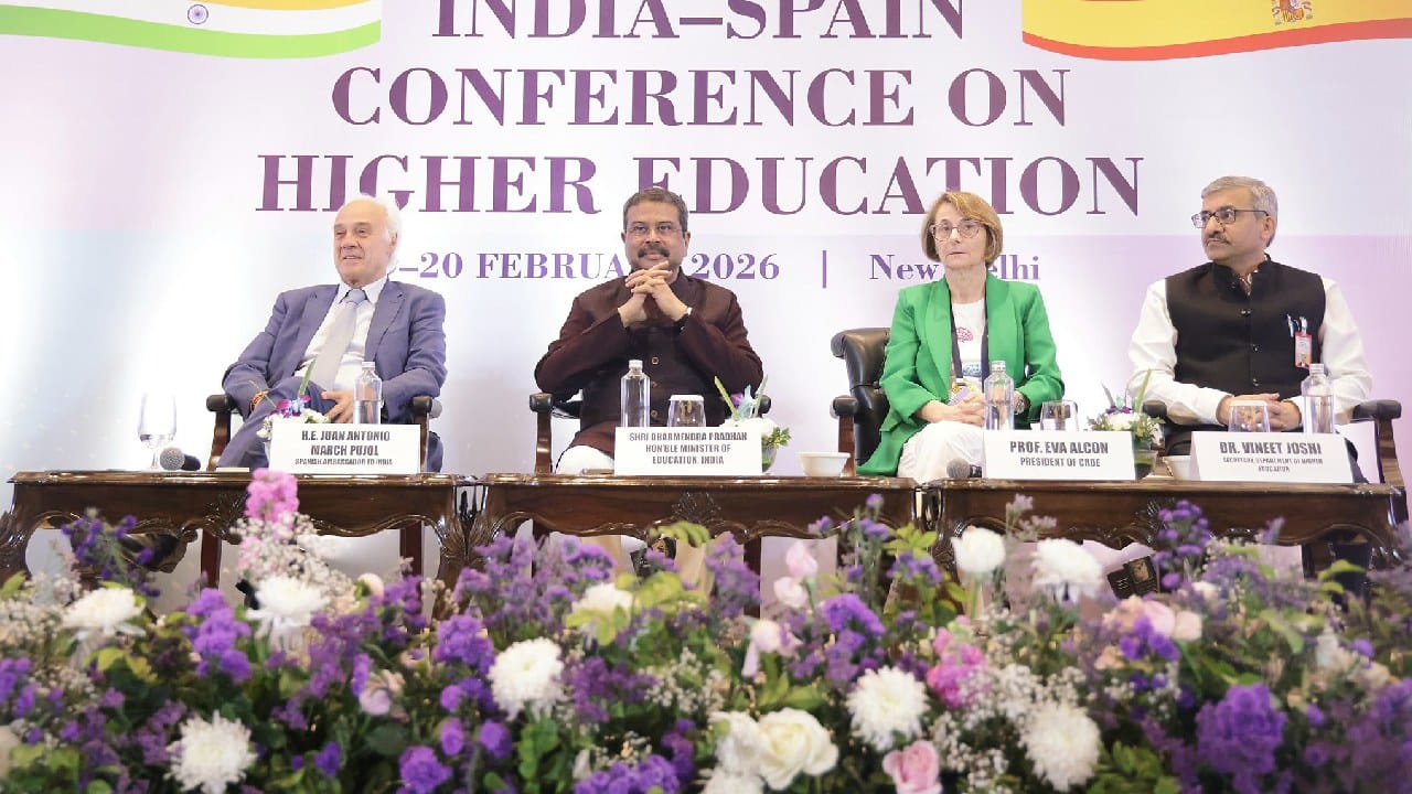 भारताचे राष्ट्रीय शिक्षण धोरण २०२० जागतिक शैक्षणिक सहकार्य सक्षम करते.आम्ही आघाडीच्या स्पॅनिश विद्यापीठांना भारतात कॅम्पस स्थापन करण्यासाठी आमंत्रित करतो आहोत असे केंद्रीय शिक्षण मंत्री धर्मेंद्र प्रधान यांनी यावेळी सांगितले.