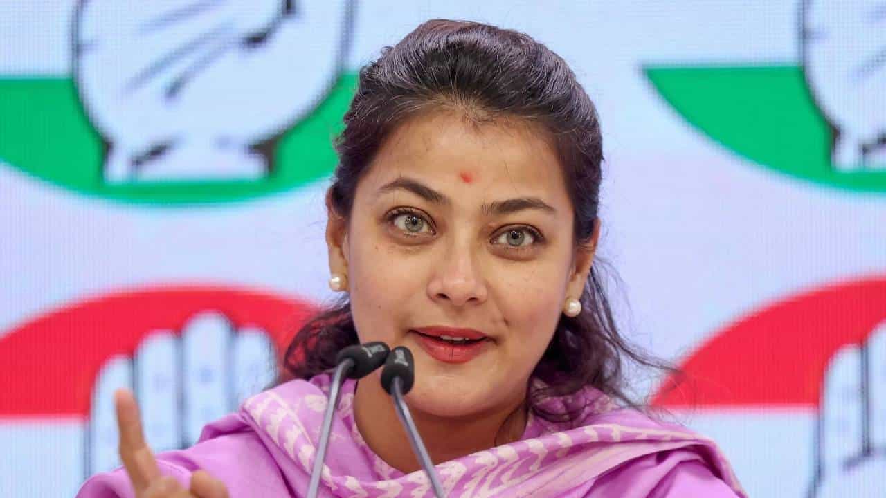 Praniti Shinde | संविधान वाचवण्याचा निर्णय घेऊन आम्ही राजकारणात आलोय; प्रणिती शिंदे यांचे सोलापूरमध्ये स्पष्ट विधान