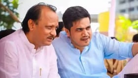 त्या काळ्या दिवशी मी अजितदादांच्या नंबरवर... रोहित पवारांचं ट्विट.