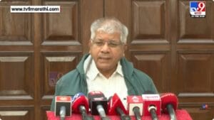 Prakash Ambedkar | सावरकरांवरील माझा लेख मोहन भागवतांनी वाचला नसावा, भारतरत्नच्या मागणीवरून प्रकाश आंबेडकरांची टीका!