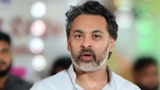 रोहित शेट्टीचा जीव महत्त्वाचा, तसा आमच्या गाईचा नाही का? निलेश राणे यांचा सरकारला घरचा आहेर