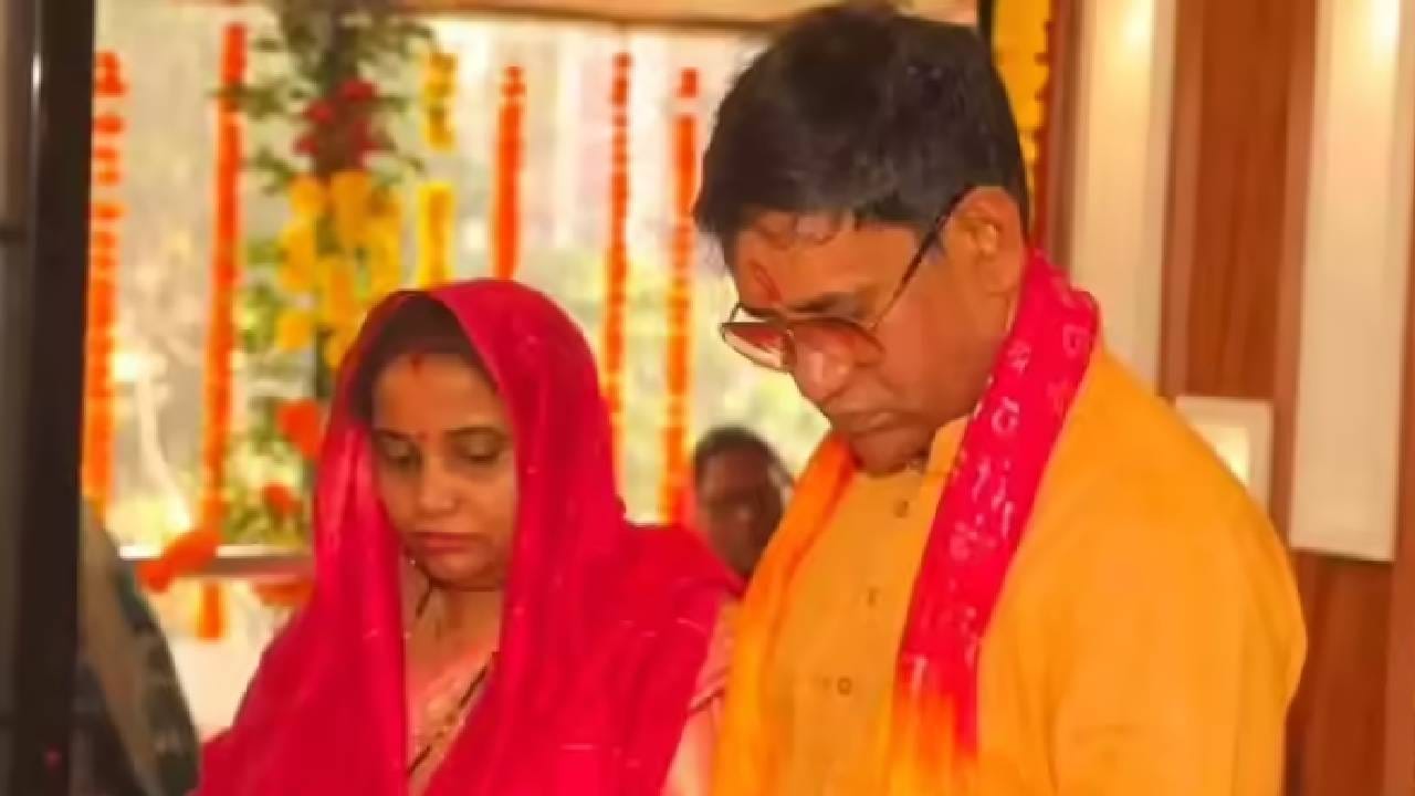 बळजबरीने लग्न लावलं, पत्नीवर कधीच प्रेम केलं नाही..; मोठ्या अभिनेत्याचा खुलासा बळजबरीने लग्न लावलं, पत्नीवर कधीच प्रेम केलं नाही..; मोठ्या अभिनेत्याचा खुलासा