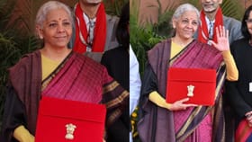 तुमच्याही मनात भरेल अशी साडी! निर्मला सीतारमण यांचा 'बजेट लूक' चर्चेत.