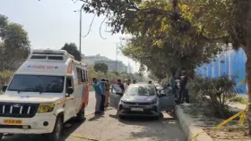 व्हॅलेन्टाईन डेला रक्ताचा सडा, बंद कारमध्ये कपलने... दरवाजा उघडताच....