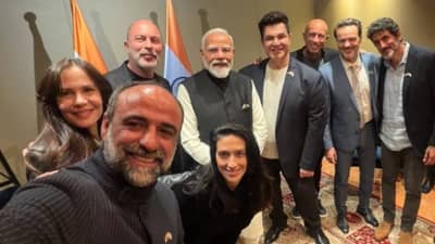 PM Modi Meet Fauda Cast : नेटफ्लिक्सवर गाजणाऱ्या वेबसीरीजच्या स्टार्सना इस्रायलमध्ये भेटल्यावर मोदींनी लिहिलं, बरं झाल हे...