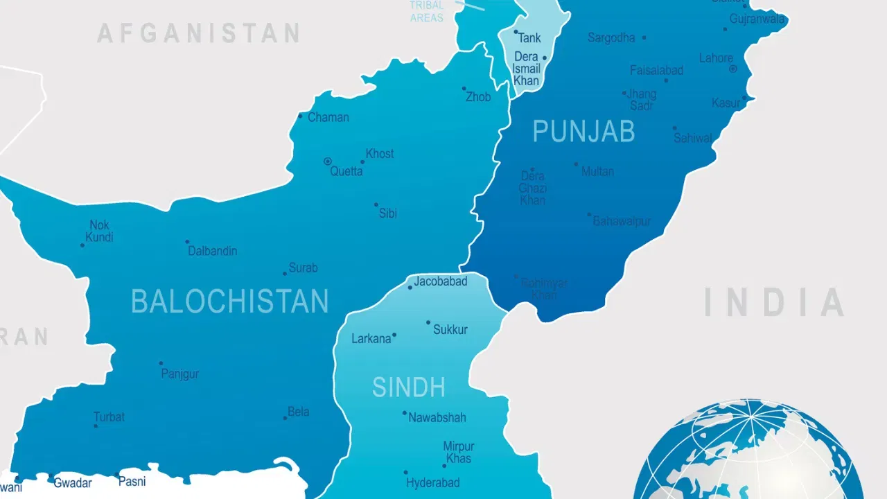 4 प्रमुख प्रांत : पाकिस्तानमध्ये एकूण 4 प्रमुख प्रांत आहेत. पंजाब, सिंध, खैबर पख्तूनख्वा आणि बलूचिस्तान अशी त्यांची नावे असून प्रत्येक प्रांताला स्वतःची प्रांतीय विधानसभा आणि मुख्यमंत्री असतो.