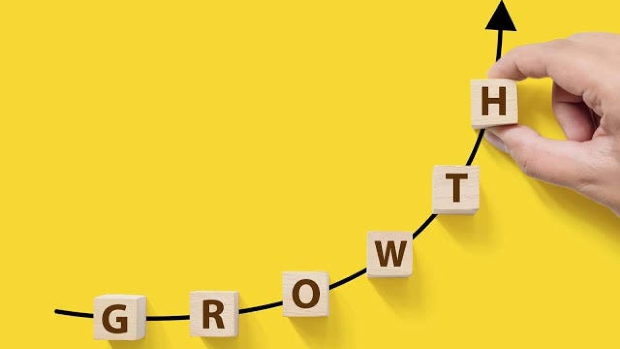 काबरा ड्रग्सच्या स्टॉकने दीर्घकालीन गुंतवणूकदारांना कमाई करून दिली आहे. या शेअरने पाच वर्षात 589 टक्के, तीन वर्षांमध्ये 514 टक्के, तर गेल्या वर्षभरात या पेनी शेअरने गुंतवणूकदारांना 209 टक्के, सहा महिन्यांत 65 टक्क्यांचा परतावा दिला आहे. या महिनाभरात हा शेअर 17 टक्क्यांनी वधारला आहे. 