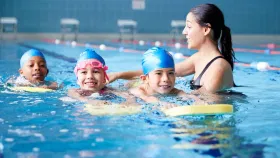 GK : स्विमिंग पूलमधील पाणी निळे का असते?.