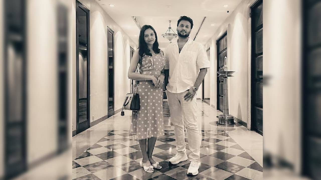 गेल्या १० वर्षांपासून सातत्याने प्रेक्षकांना हसवणारी, खवय्यांना भुरळ पाडणारी ही प्रसाद वेदपाठक आणि दीपिका वेदपाठक यांची जोडी अचानक डिजिटल संकटात सापडली आहे. त्यांचे इन्स्टाग्राम, फेसबुक, युट्युब आणि एक्स (ट्विटर) वरील सर्व प्रमुख व्हेरिफाइड अकाउंट्स कोणत्याही पूर्वसूचनेशिवाय सस्पेंड करण्यात आले आहेत.