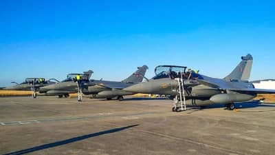 Vayu Shakti 2026 : अफगाणिस्तान-पाकिस्तान युद्ध सुरु, इंडियन एअरफोर्स पाक बॉर्डरजवळ टाकणार 12 हजार किलोचे बॉम्ब