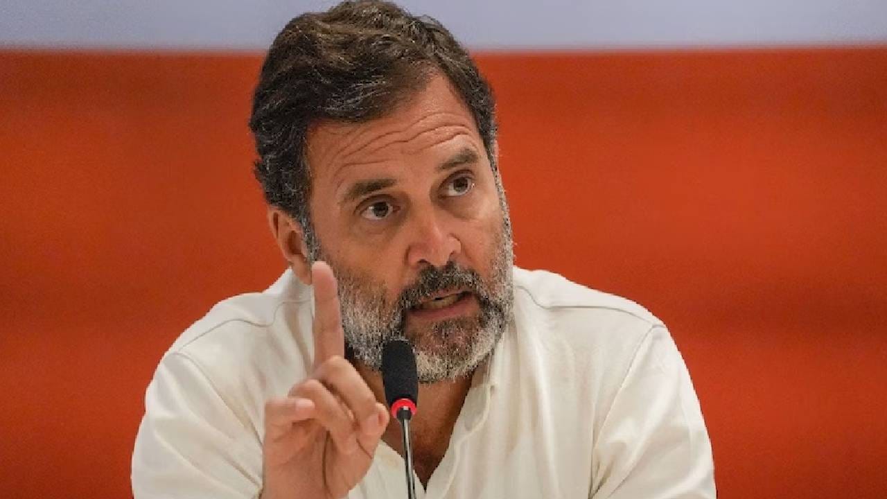 2024 च्या लोकसभा निवडणुकीत राहुल गांधी यांनी त्यांच्या निवडणूक प्रतिज्ञापत्रात एकूण मालमत्तेची माहिती दिली होती. त्यानुसार राहुल गांधींनी त्यांची एकूण संपत्ती 20.39 कोटी रुपये घोषित केली होती. 2019 मध्ये हा आकडा 15.88 कोटी रुपये होता. म्हणजेच पाच वर्षांत त्यांच्या संपत्तीत 5 कोटींची वाढ झाली. 
