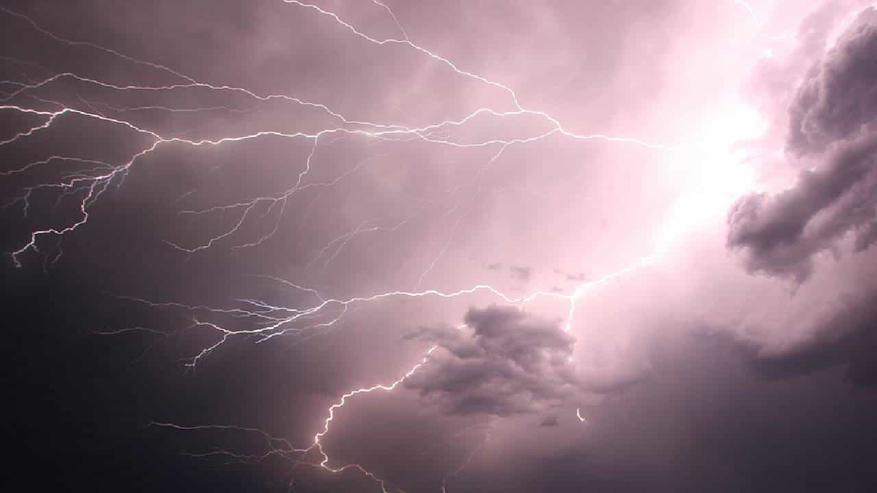 अवकाळीचं मोठं संकट राज्यावर! तब्बल 9 जिल्ह्यांत अलर्ट, वादळी वाऱ्यासह..