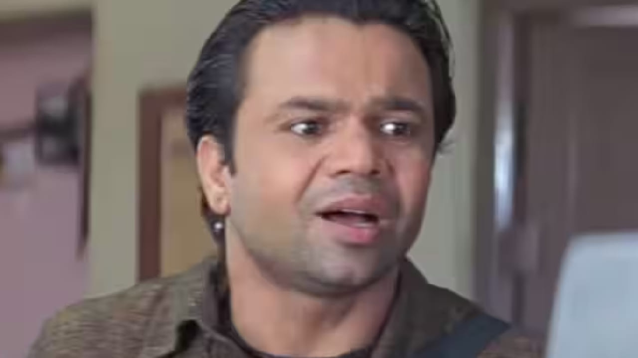 2003 मध्ये प्रदर्शित झालेला प्रियदर्शन दिग्दर्शित ‘हंगामा’ आजही प्रेक्षकांच्या लक्षात आहे. अक्षय खन्ना, आफताब शिवदासानी, परेश रावल आणि रिमी सेन यांच्यासोबत राजपाल यादवची भूमिका छोट्या पडद्यावरील बॉम्ब ठरली. हा चित्रपट जिओ हॉटस्टारवर उपलब्ध आहे.