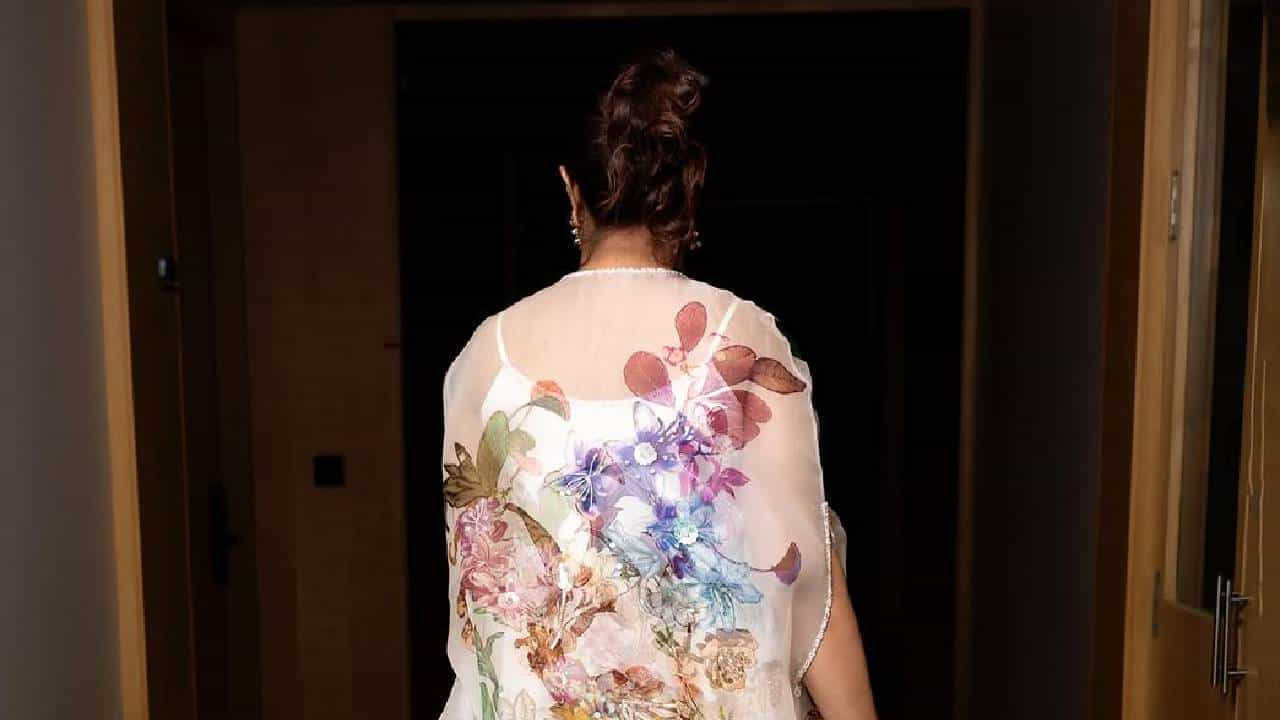 प्रसिद्ध अभिनेत्रीचा विश्वासघात; जवळच्याच व्यक्तीने उचलला फायदा