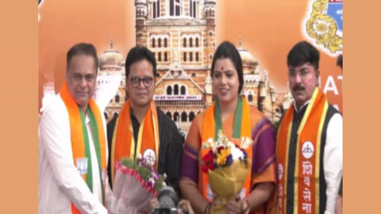 Mumbai Mayor : मुंबईच्या महापौरपदी भाजपच्या रितू तावडेंची वर्णी!