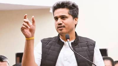 Rohit Pawar : ब्लॅक बॉक्सचा फोटो आमच्याकडे आला, आता..रोहित पवारांची सभागृहात पाऊल ठेवण्याआधी मोठी मागणी