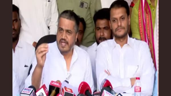 खराब विमान चुकून दिलं की जाणीवपूर्वक दिलं? रोहित पवारांचा संतप्त सवाल