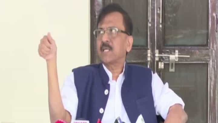 भाजप पक्ष नाही, छळ छावणी! त्याचे बळी दादा; संजय राऊतांची विखारी टीका भाजप पक्ष नाही, छळ छावणी! त्याचे बळी दादा; संजय राऊतांची विखारी टीका