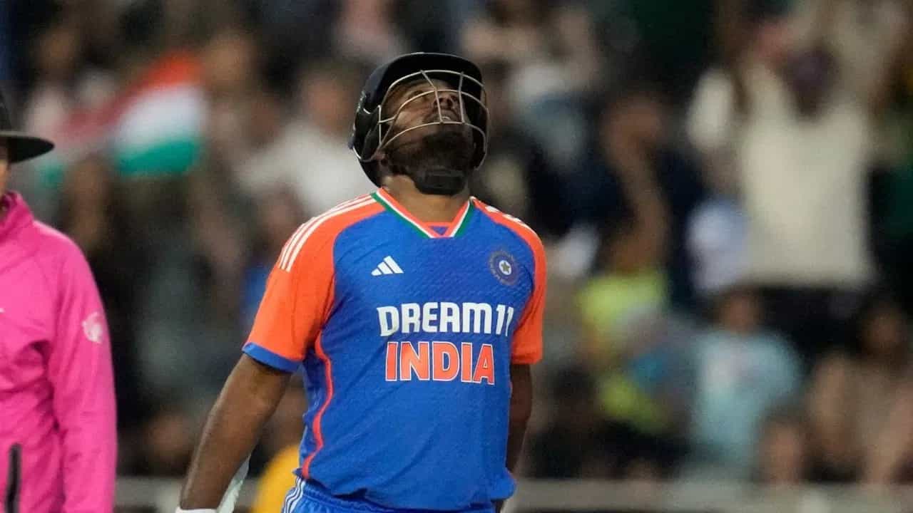 IND vs SA : कॅप्टन सूर्याकडून संजूला मोठा झटका, ओपनरला खराब कामगिरीचा फटका, काय झालं?