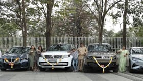 मराठी दिग्दर्शकानं एकाच दिवशी खरेदी केल्या 4 अत्यंत महागड्या गाड्या.