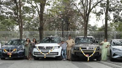 रेंज रोव्हर, BMW, डिफेंडर अन्..; मराठी दिग्दर्शकानं एकाच दिवशी खरेदी केल्या 4 अत्यंत महागड्या गाड्या