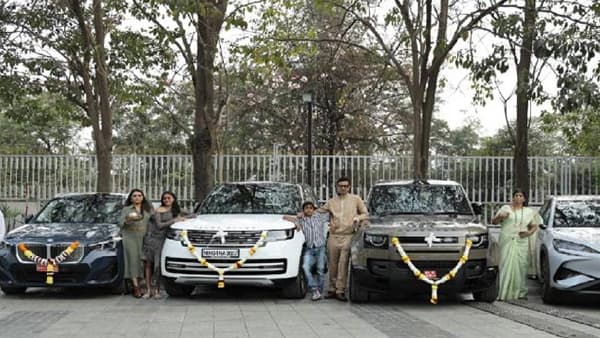 रेंज रोव्हर, BMW, डिफेंडर अन्..; मराठी दिग्दर्शकानं एकाच दिवशी खरेदी केल्या 4 अत्यंत महागड्या गाड्या