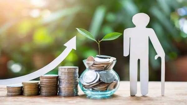 SCSS Tax म्हणजे काय? 1.5 लाखांची बचत करा, जाणून घ्या