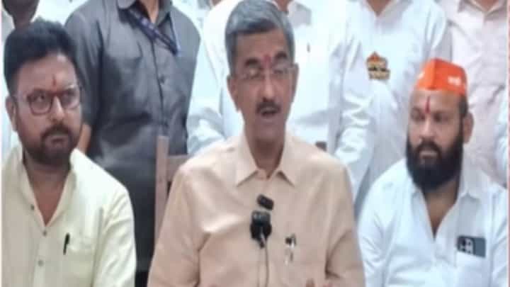 आमची भूमिका ठरवणारा भाजप कोण? शंभुराज देसाईंचा थेट सवाल आमची भूमिका ठरवणारा भाजप कोण? शंभुराज देसाईंचा थेट सवाल