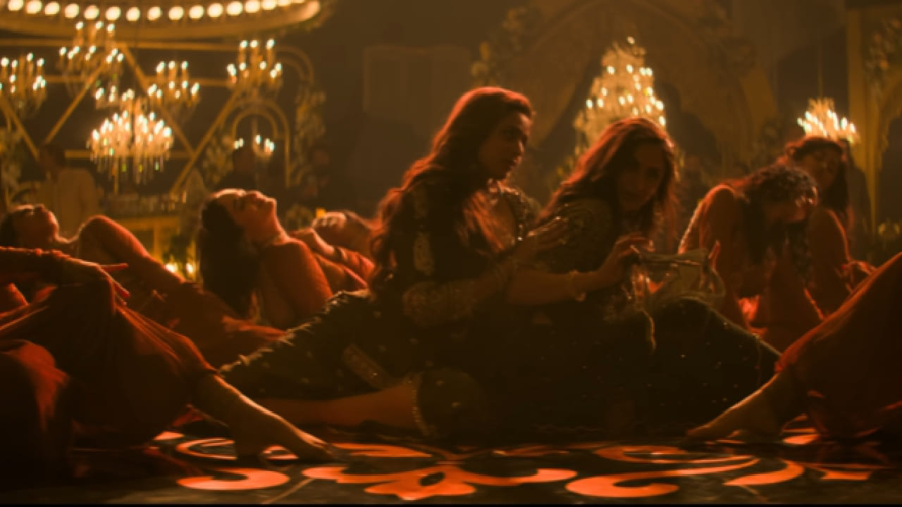 आदित्य धर दिग्दर्शित ‘धुरंधर’ या चित्रपटाला प्रेक्षकांनी भरभरून प्रेम दिले. रणवीर सिंग आणि सारा अर्जुन यांच्या प्रमुख भूमिका असलेल्या या चित्रपटात अक्षय खन्ना, संजय दत्त, आर. माधवन आणि अर्जुन रामपाल यांसारखे दिग्गज कलाकारही झळकले होते. 